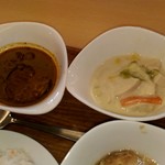 観月苑 - カレーとシチューも旨かった。