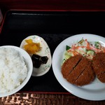 こく一番 ラーメン みどりや - 普通はこれでミンチカツ定食です。