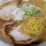 こく一番 ラーメン みどりや - アップです。