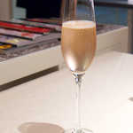 レストラン 間 - シャンパーニュ「カルトドール・ブリュット」（グラス￥1544）