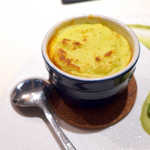 レストラン 間 - スフレは、茶碗蒸しのようにフワフワ。カニの繊維感も楽しめる