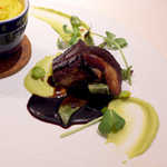 レストラン 間 - フォアグラは焼きたてのアツアツ！ カリッとこんがり部分、ほわっと部分の両方を楽しめる