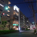 レストラン 間 - 恵比寿南、中層住宅街の中でひときわ光を放つ