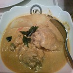 Violet Oon Singapore - チキンカレー。