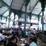 Lau Pa Sat Festival Market - ホーカーズの中。席を確保するのが大変。