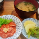 みね家 - 山わさびの乗ったイカの塩辛は最高の飯友！あさりの味噌汁もいいわ～(*^^*)