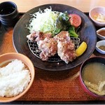 大戸屋 - 香味唐揚げ定食　829円