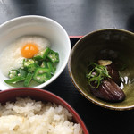 百飲 - おくらとろろとナスの素揚げ