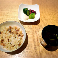水暉 ザ・リッツ・カールトン京都 - 鶏の炊き込みご飯、赤出汁、香の物