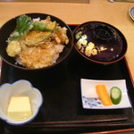 Kuidokoroasano - かき揚げ丼　ボリューム満点　芝エビのプリプリ感が最高です！！