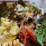 Tamagono Tsuruta - たまごの鶴田 ＠中板橋 本日のオムレツプレートに盛られる3種のサラダ