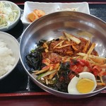 ホルモン鉄板焼 とんどん亭 - 