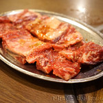 巨牛荘 - 骨付きカルビ