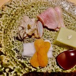 やたい家 - 上から鴨、グリンピース豆腐、カラスミ、炙り牡蠣