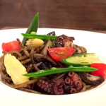 創作イタリアン Gemelli - シェフお任せのイカ墨のスパゲッティーニ 