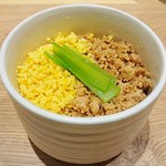 銀座 風見 - 鶏そぼろと炒り玉子の二色丼