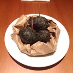 ひまわり食堂 - 青のりとイカ墨が練りこまれたピザ生地