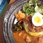 SPICY CURRY 魯珈 - ろかプレート（チキンカレー選択）
