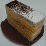 パティスリー アクイユ - シンプルだからこそ楽しめる生地とクリームの風味良さ、ミゼラブル454円