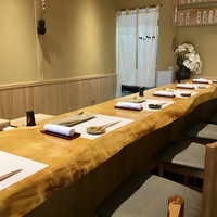 すし 弥助 - カウンターのみのお店です