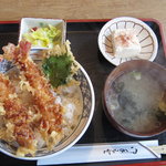 たこ助 - 人気メニュー３位海老天丼９９７円