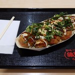 築地銀だこ - 九条ネギマヨたこ焼き(680円)です。