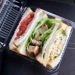 パン家アストレア - 季節のミックスサンド(250円)