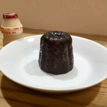 パン家アストレア - カヌレ(180円) 天候により食感が変わりますよ～(^^)