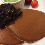 文明堂カフェ - 三笠パンケーキ、つやつや〜。餡はどっしり♪