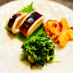 よねさん - お通しヤリイカ、いか明太、水菜とアサリの煮びたし