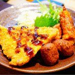 よねさん - Cコースの揚げ物アジフライ、つみれ団子、鶏皮ギョーザ