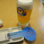 鶴亀鮨 - 生ビールです