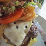 Mai Grille by Chef Allen Hess - アリイバーガー（アップ）