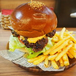 スモーカー - MEGAバーガー　900円