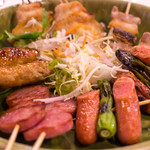 ひぜん酔亀 - 串盛り。これが2皿で6人分