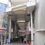Kyara - 武蔵新城駅ちかくのアーケード街の中ほど。