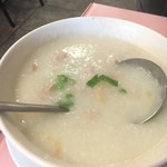 Happy Days Seafood Restaurant - チキンのお粥