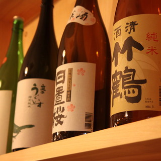 蕎麦や一品料理と相性のよい純米酒を豊富にラインナップ