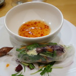 鮨松榮 - 蛍烏賊と野菜の生春巻き スイートチリソースで