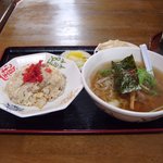 毛里多茶屋 - ラーメン＋半チャーハン＋えび餃子セット（750円）