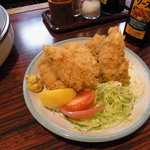 丸千葉 - 牡蠣フライ、でっかいです