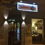 Sa Domu Sarda - 外観　向かって右のテーブルに着きました。