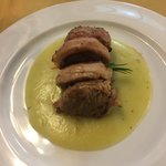 Sa Domu Sarda - ポロネーギソースと相性最高の豚肉のロースト　ベーコン巻いてあってさらに美味しさアップ！