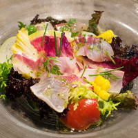 KINOE - 本日の鮮魚のカルパッチョはカンパチ、マハタ、シマアジでした。無農薬野菜も甘くていつも最高、ていうか全てが最高でした（≧∇≦）