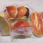 丸栄ベーカリー - パックに入れてくれるのはすごい！