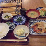 囲炉裏料理わ - 焼き魚の定食