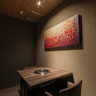 落ち着いた雰囲気の個室は、接待やデート、記念日などにおすすめ