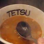 つけめんTETSU - 焼き石投入。音＆蒸気がスゲー