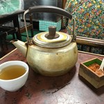 大名そば - お茶はセルフのやかんで！！