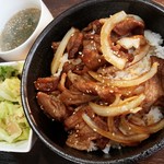 Marufuku - 牛カルビ丼　880円